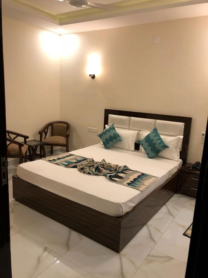 Hotel Wisteria -Main Highway Hotel Zirakpur Exterior foto